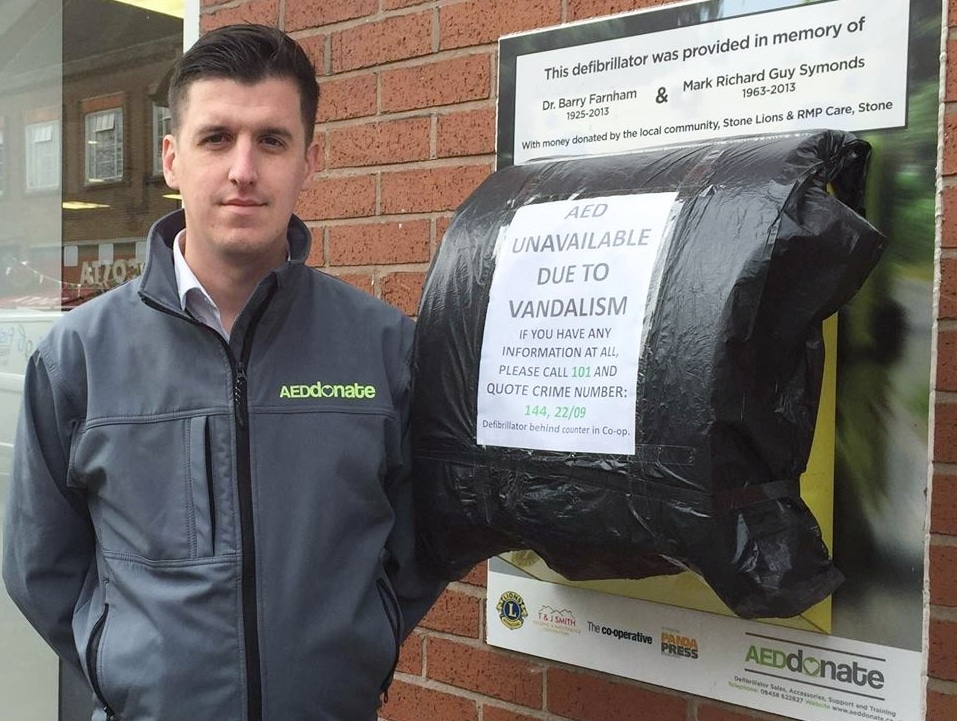 defibrillator Stone High Street