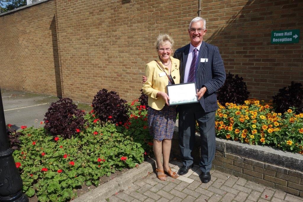 Martin and Elaine Robinson with the Gold Award