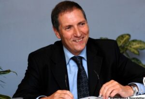 ian-thompson-july-08