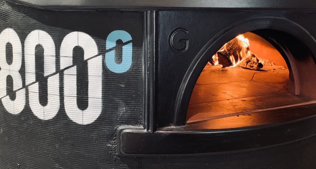 800 degrees pizza oven