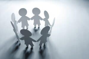 Paper chain family or community