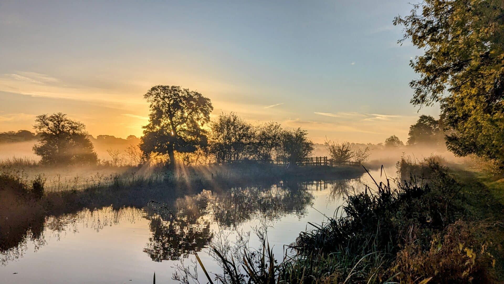Nigel Bowden
Canal towpath near Aston Marina
17th Oct 2024