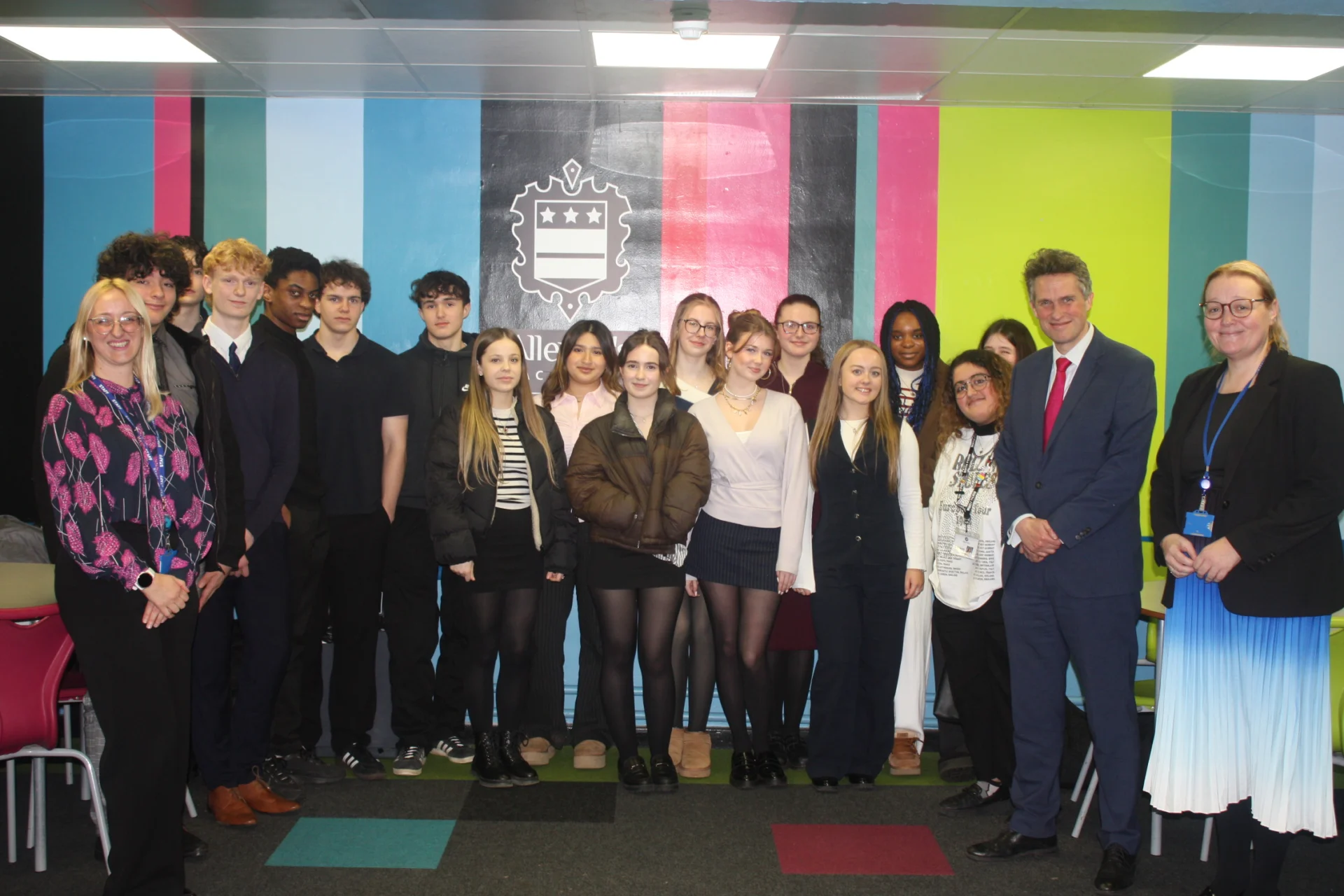 Sir Gavin Williamson MP stands with Year 12 students and staff at Alleyne’s Academy in Stone during his visit on Thursday 13 February.