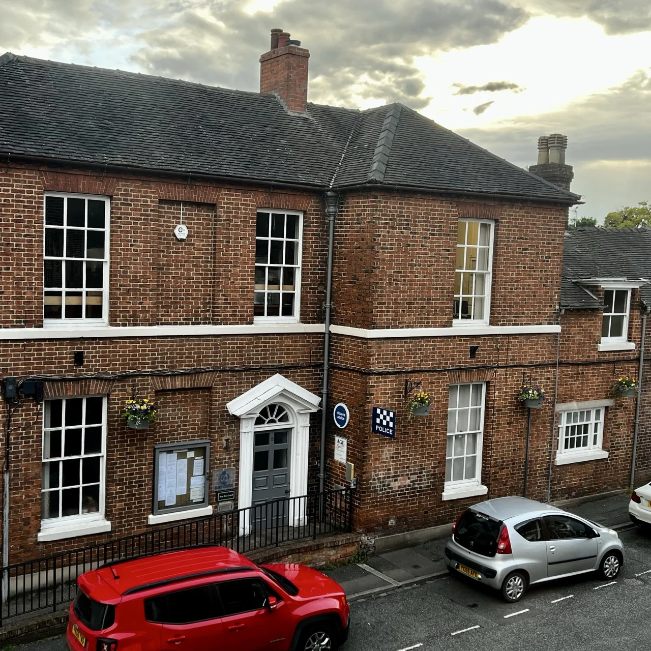 Stone Town Council - Station Road Large